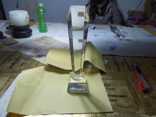 厂家批发马蹄水晶奖杯奖牌定制颁奖活动礼品现货订制授权